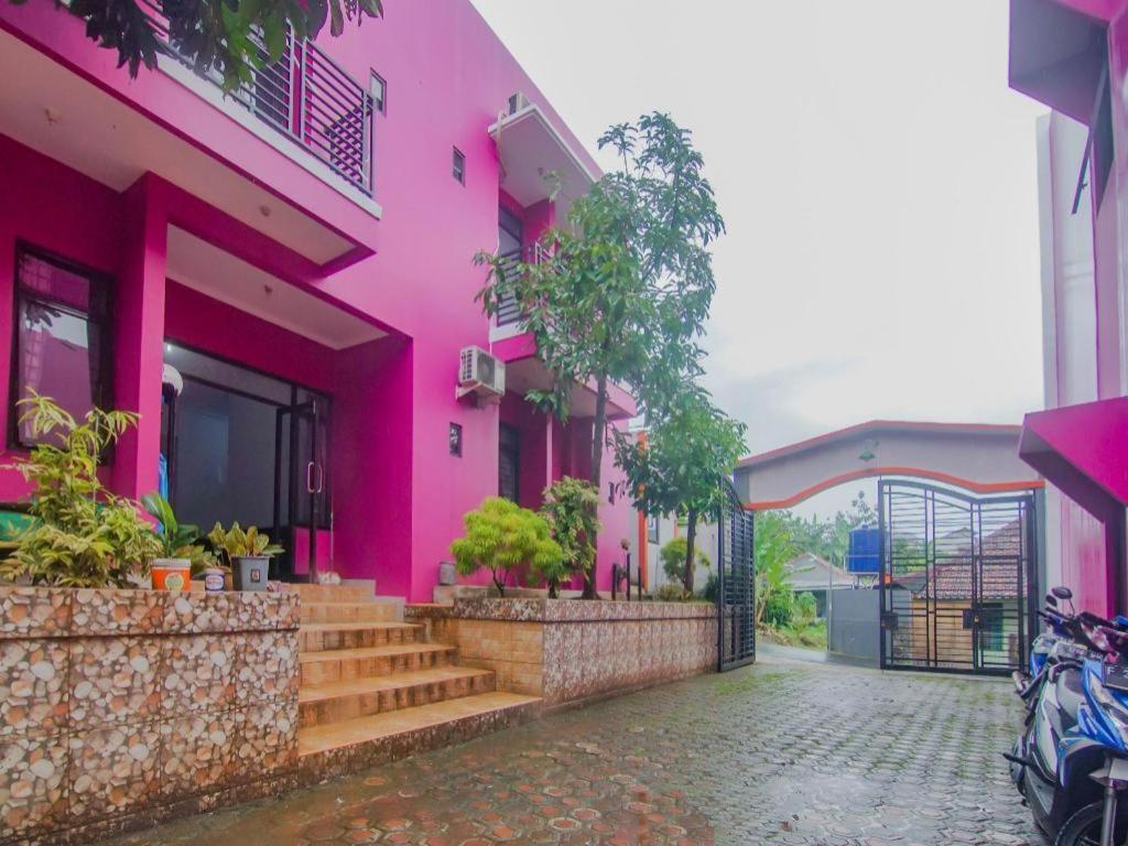 Oyo 2770 Zleepy Wisma Khazri Bogor Zewnętrze zdjęcie